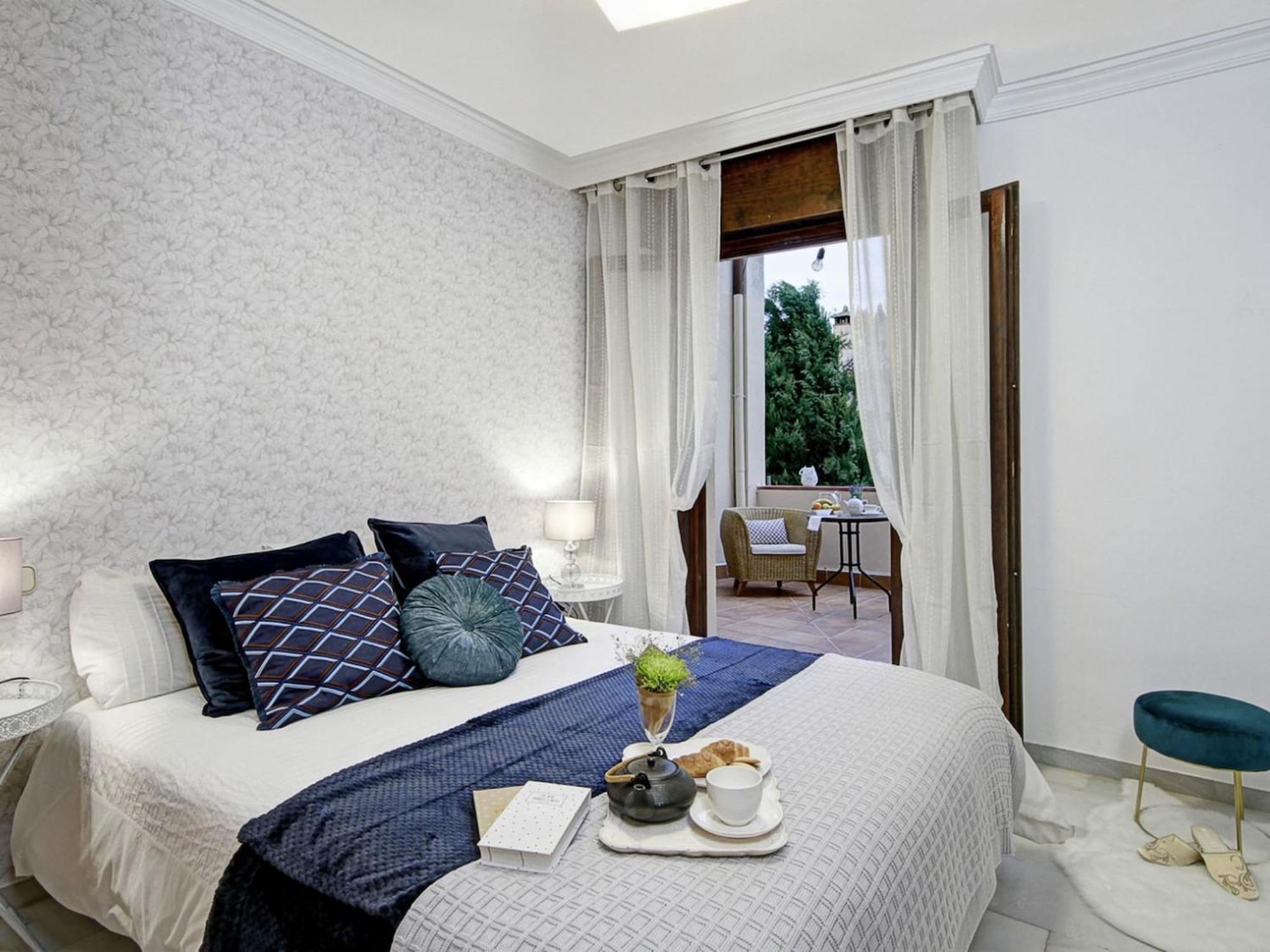 Chezmoihomes Alhambra Penthouse 2 Private Terraces
